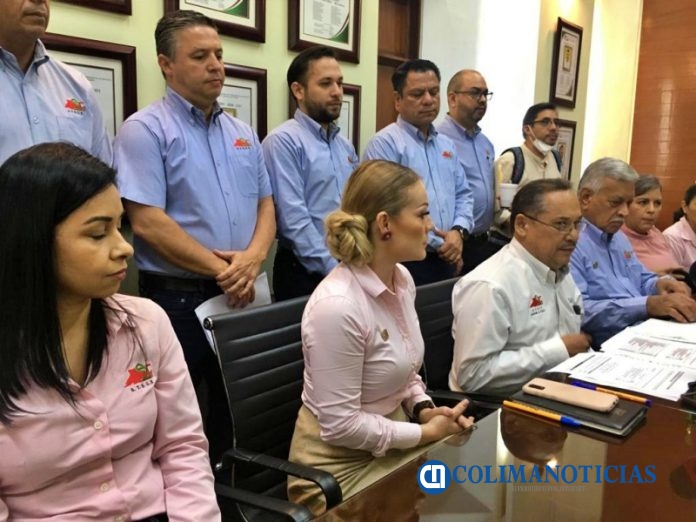 martin flores en rueda de prensa