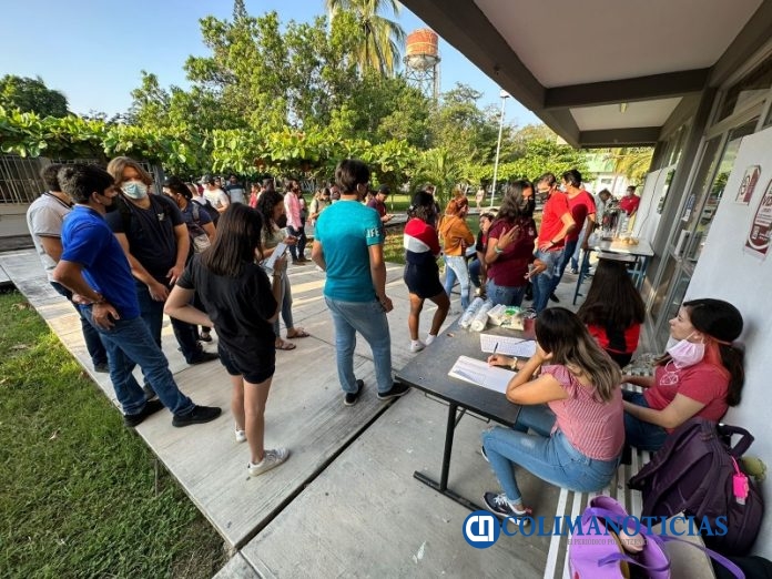 Alumnos de Ciencias Químicas realizan exitosa campaña de donación de sangre_a