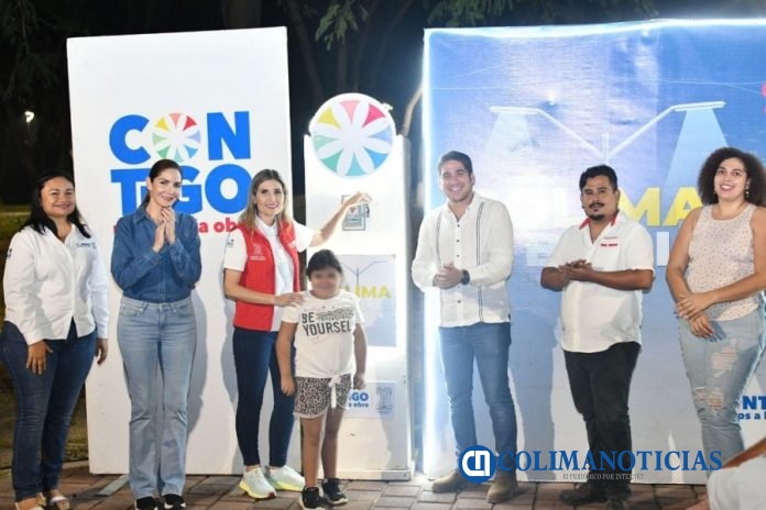 Margarita Moreno enciende nuevas luminarias en Puerta Del Valle