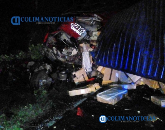Muere conductor de tráiler por la carretera libre Manzanillo-Armería2