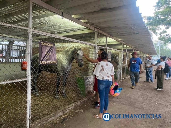 Participan alumnos y docente de la FMVZ de la UdeC en la feria