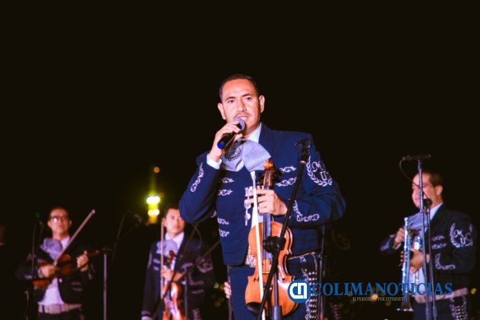 Se presenta Mariachi de la UdeC en Las Brisas, Manzanillo_a