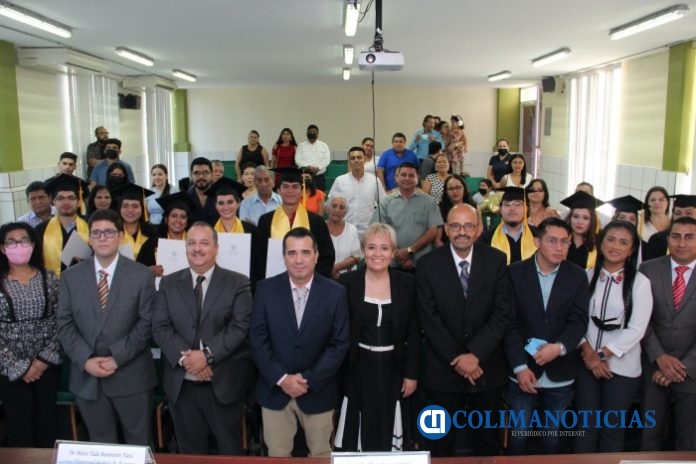 Titula UdeC a jóvenes licenciados en Biología