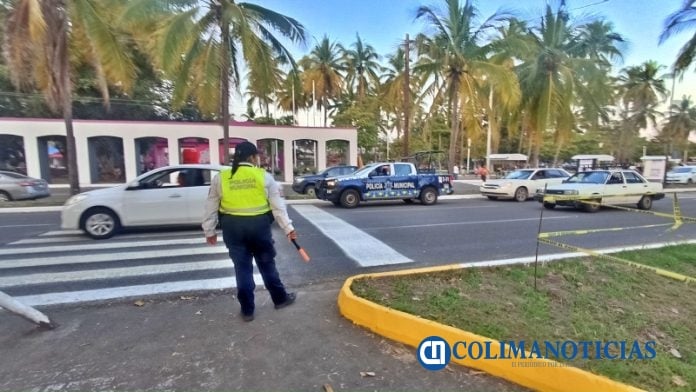 caos vial estacionamiento feria de colima