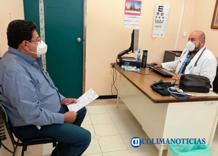 hombre en cita medica