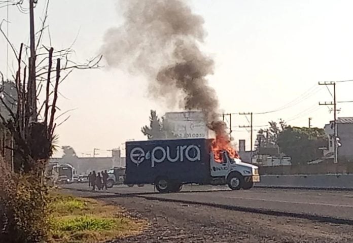 narcobloqueos y ataques armados contra policías municipales