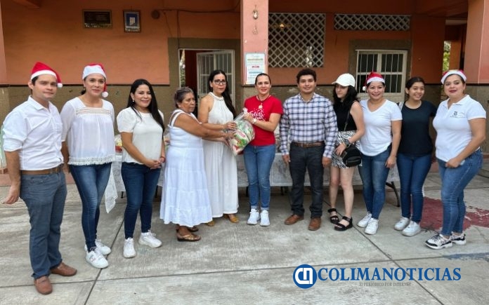 Entregan despensa a hogares de ancianos alumnos del Bachillerato 8, en Manzanillo_a