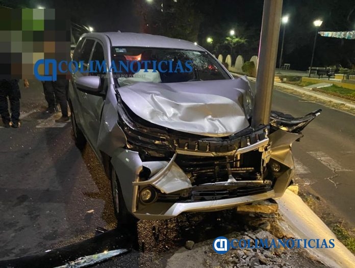 Funcionario de Comala provoca accidente y policías municipales lo protegieron