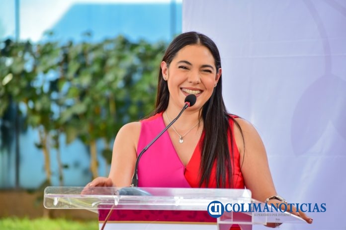 Gobernadora entrega tarjetas de la Pensión Colima Bienestar a Personas con Discapacidad