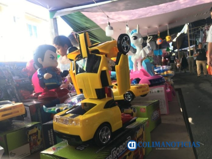 Lleno total en Tianguis Navideño en Villa de Álvarez