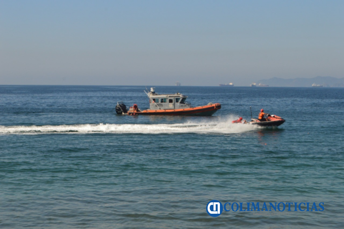 Marina en rescate en playas