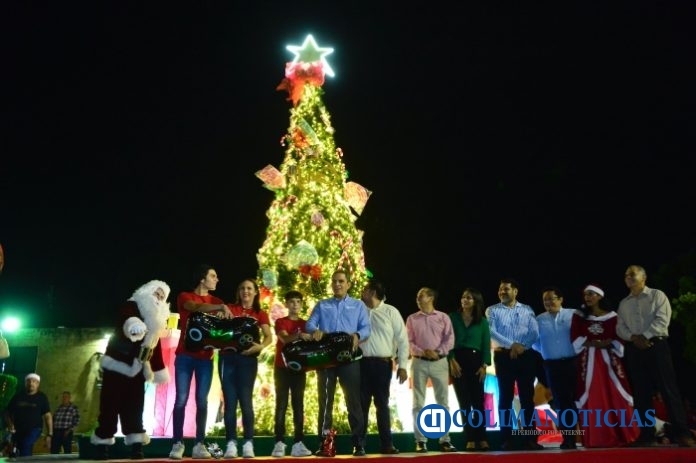 PRINCIPAL_Inician festejos navideños en la universidad con el encendido del pino