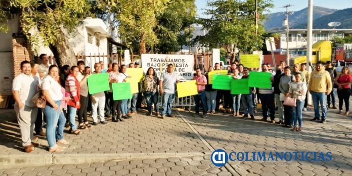 Sindicalizados de Armería laboran bajo protesta por falta de pago a personal de la COMAPAL