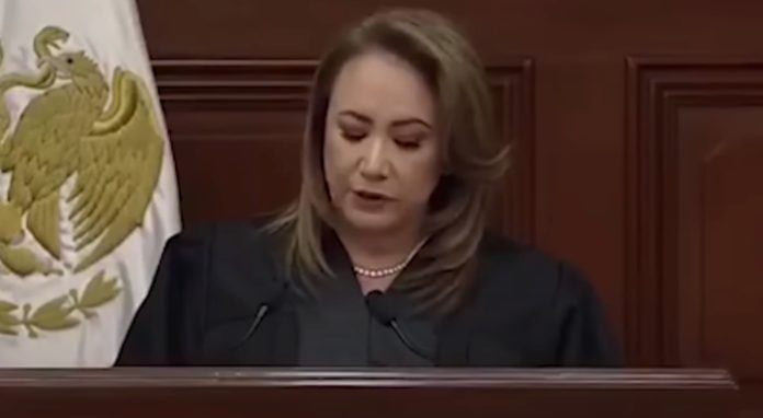 ministra Yasmín Esquivel