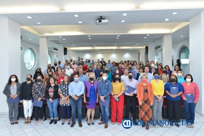 Capacitan a docentes de la UdeC en diseño curricular de carreras de nivel superior