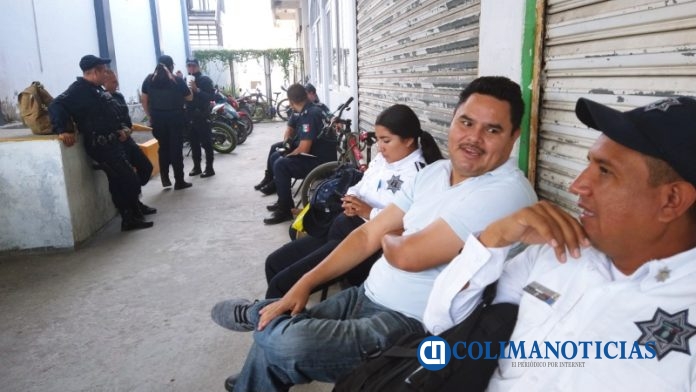 De nuevo por errores en descuentos, realizan paro policías de Tecomán