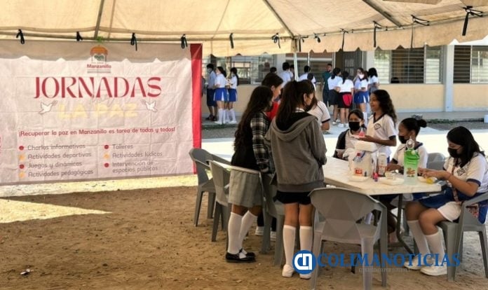 El Ayuntamiento de Manzanillo lleva a cabo las Jornadas por la Paz a secundaria de Terraplena18