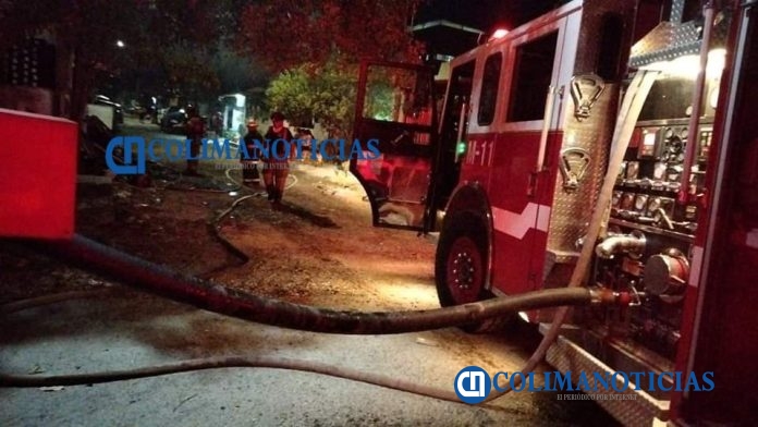 Fuego consume vivienda del barrio V del Valle de las Garzas5