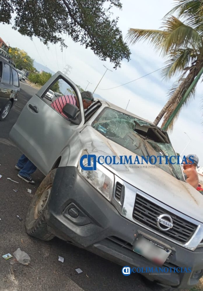 Fuerte accidente sobre el tercer anillo periférico en Villa de Álvarez deja un lesionado