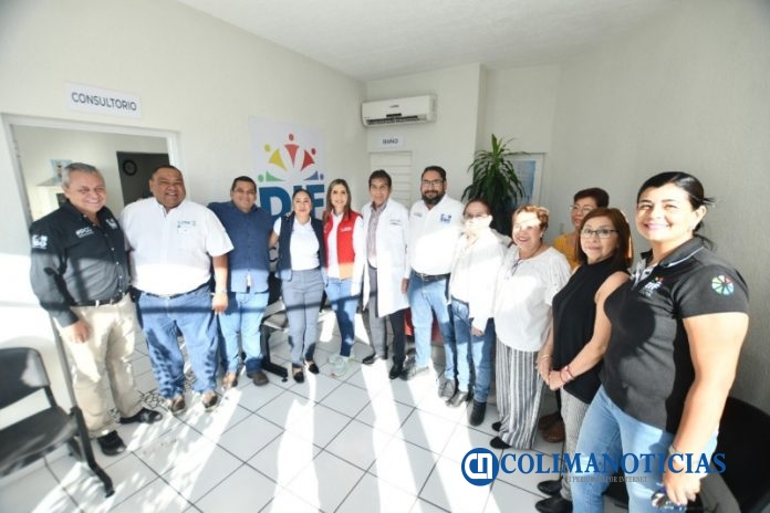 Margarita Moreno entrega rehabilitación del dispensario médico en el centro de Colima