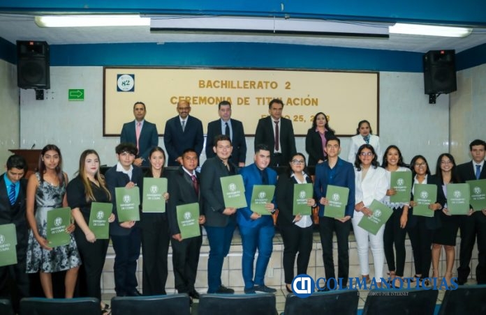 Realizan titulación en el Bachillerato 2