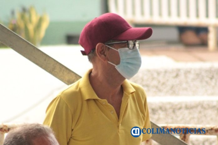 adulto mayor cubrebocas