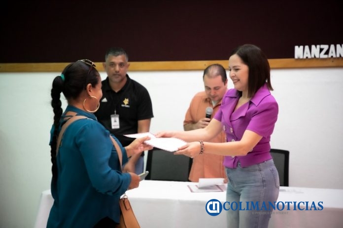 Ayuntamiento de Manzanillo entrega actas de divorcio en campaña especial del Registro Civil4
