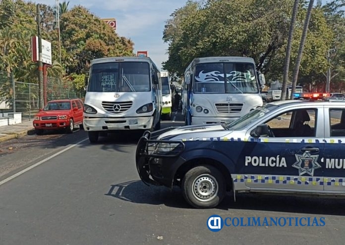 Camiones urbanos se manifiestan fuera de Seidur4