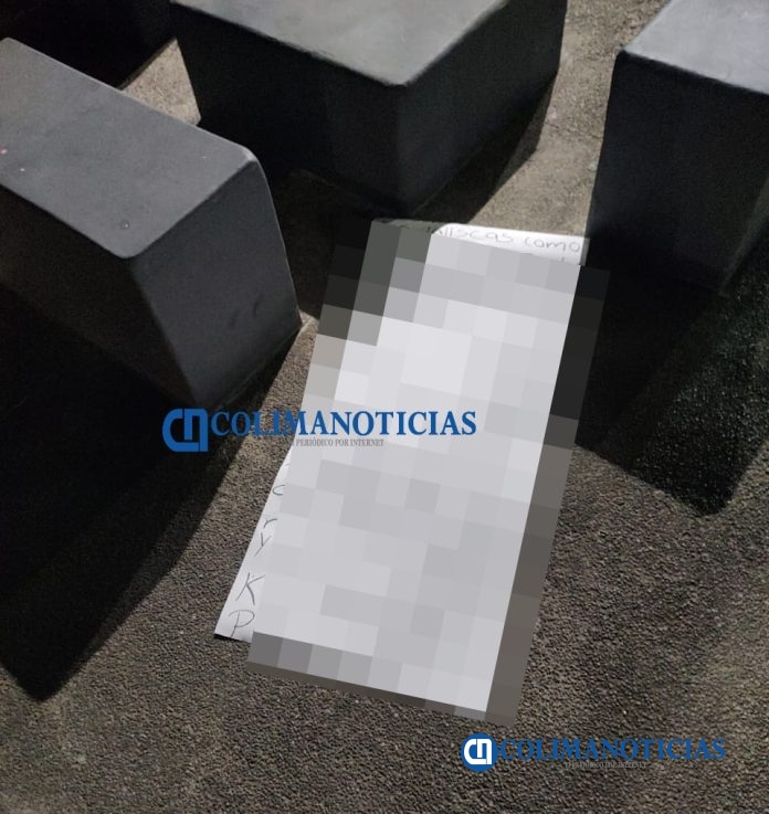 Dejan cartulina con narcomensaje en la colonia Arboledas del Carmen en La Villa