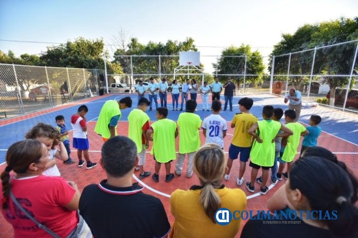 Entrega Gaby Mejía remodelación de canchas de usos múltiples