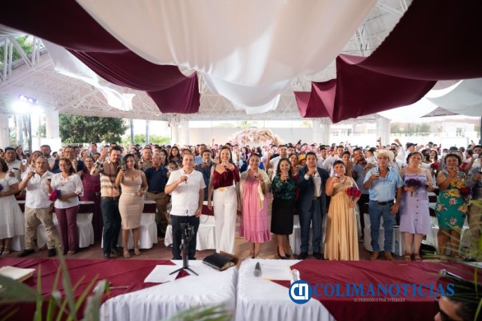 Griselda Martínez selló el amor de 84 parejas que se unieron en los matrimonios colectivos6