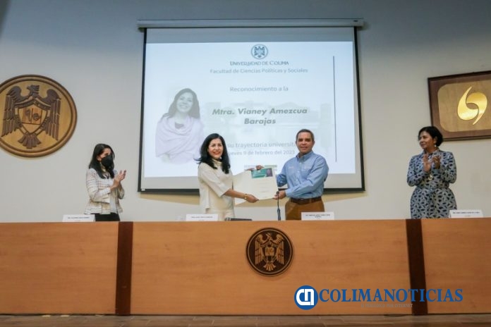 Homenaje de la FCPyS a la Mtra Vianey Amezcua_a