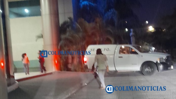 Muere hombre fuera el Hospital Regional de Colima7
