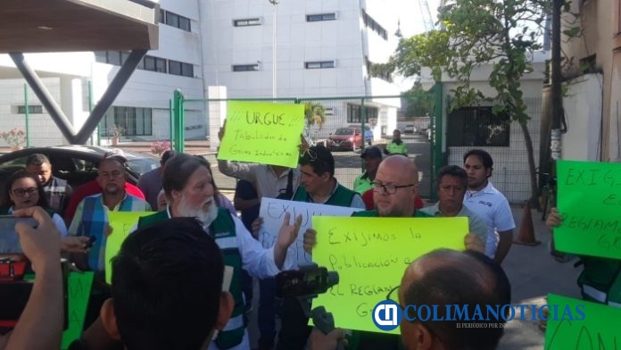Se manifiestan Transportistas para exigir regularizar tarifas de grúas