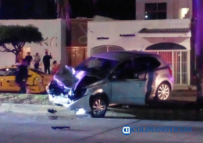 accidente boulevard Manzanillo 2