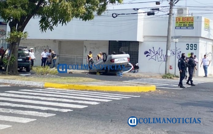 Accidente termina en volcadura sobre avenida San Fernando