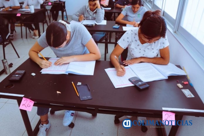 Aplican el exemen EGEL en la UdeC_d