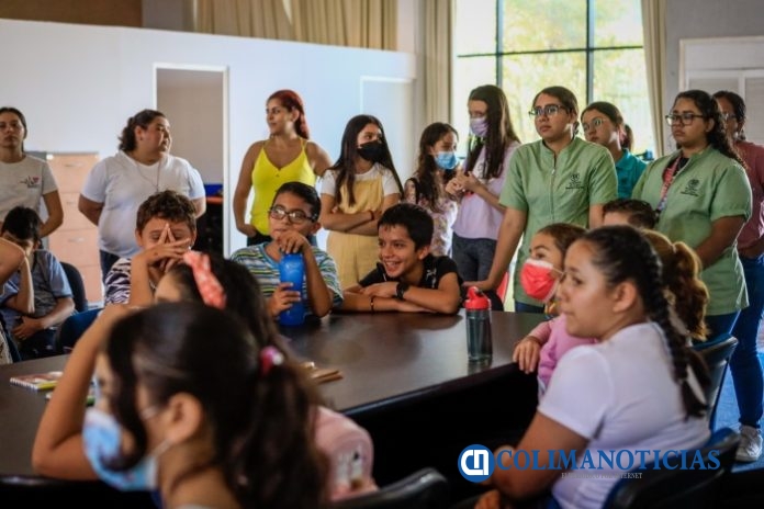 Imparten charla sobre importancia de la familia_a
