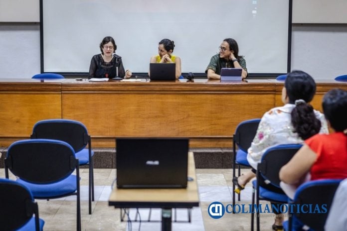 Presentación de la revista GénEros, nueva época_Aimé Tapia, Ana Jose Cuevas y Jairo Medina