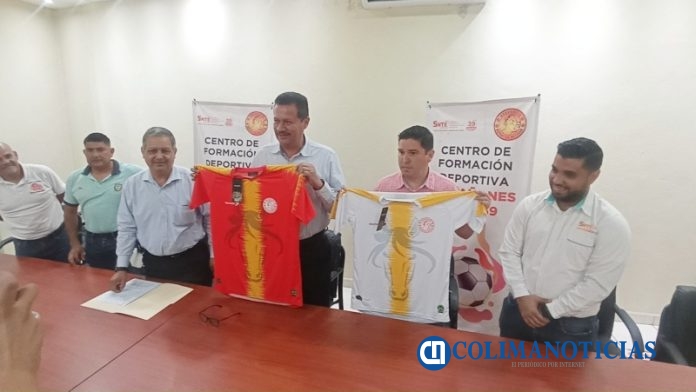 SNTE 39 y Club Deportivo Metepec firman convenio para que Colima sea semillero de futbolistas