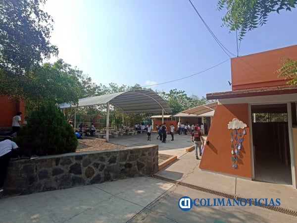 alumnos en escuela