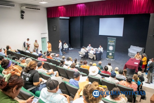 Cerca de 100 personas acudieron a reunión con el Consulado Estadounidense convocada por el Ayuntamiento de Manzanillo 56