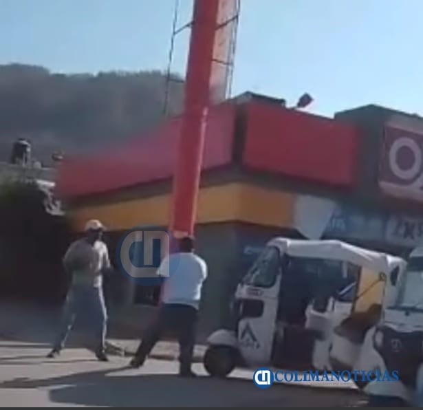 Choferes de mototaxi se agarran a golpes en El Colomo