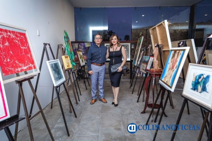 Colaboran rector y su esposa en subasta para beneficiar a niños con cáncer y a artistas
