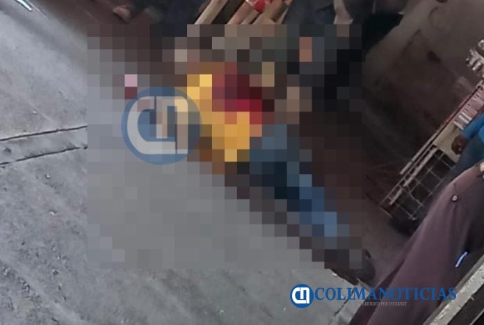 Disparan contra un hombre en la central camionera de Tecomán