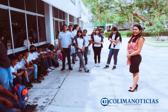 Estudiantes del Bachillerato 15 visitan el campus Manzanillo