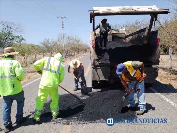 Gobierno del Estado rehabilita carreteras en Colima y Cuauhtémoc