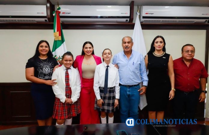Indira recibe a Sofía Lizeth y Constanza Regina, representantes de Colima en Parlamento Nacional Infantil 3