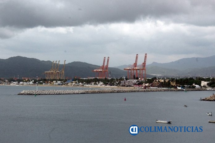 Instalan nuevas grúas en el Puerto de Manzanillo