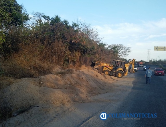 Retira Ayuntamiento de Manzanillo 360 toneladas de desechos y sedimentos en trabajo de desazolve en varios cauces y vialidades del municipio 3